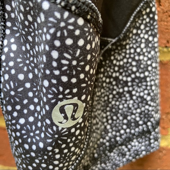 Lululemon Leggings with pockets - Picture 2 of 6